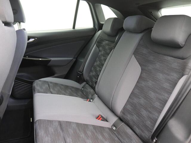 Volkswagen ID.4 Pro 77 kWh 174PK Aut. SOH 97%, Trekhaak, Parkeersensoren voor en achter, Navi, 19" LM Velgen, Adaptieve Cruise Control