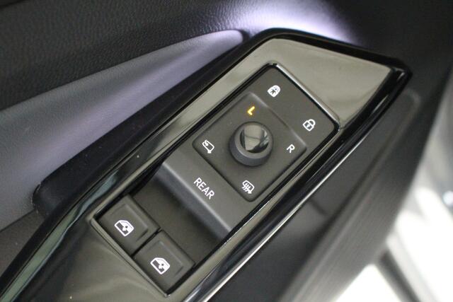 Volkswagen ID.4 Pro 77 kWh Climate Control | Stoel- en Stuurverwarming | Navigatie | 19" Velgen