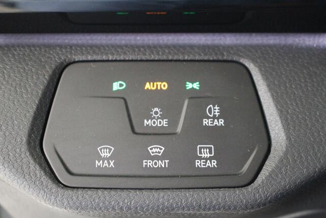 Volkswagen ID.4 Pro 77 kWh Climate Control | Stoel- en Stuurverwarming | Navigatie | 19" Velgen