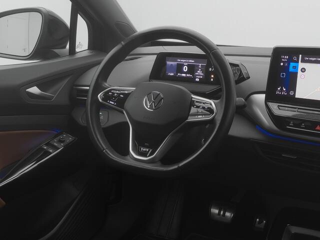 Volkswagen ID.4 First 77 kWh | CAMERA | ADAPTIVE | STOEL- EN STUURVERW. | WARMTEPOMP | TREKHAAK