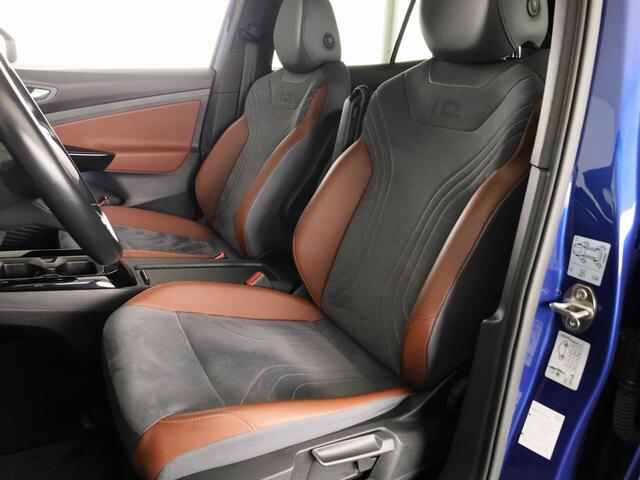 Volkswagen ID.4 First 77 kWh 204pk SoH 88,9 | Camera| Parkeersensoren | Sfeerverlichting | Navigatie | Stoelverwarming| Stuurverwarming | Zwenkbare Trekhaak |