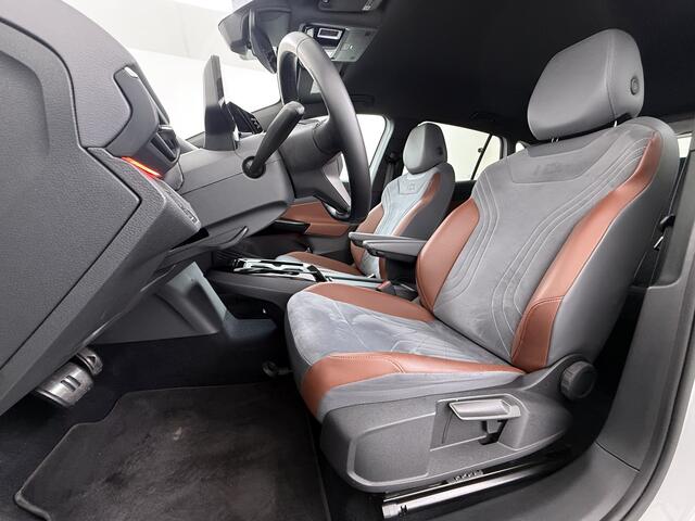 Volkswagen ID.4 First 82kWh Trekhaak Warmtepomp SOH 90% Adap.Cruise Stoelverwarming Apple Carplay Android Auto Navi Ecc Camera Lmv 20" Voorruitverwarming Privacy Glas Led DAB 1.000KG Trekgewicht Origineel Nederlandse Auto