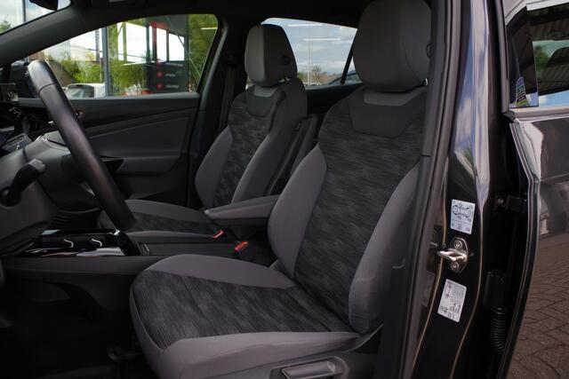 Volkswagen ID.4 Pure 52 kWh 149 PK, Adap. Cruise Control, Stuur- & Stoelverwarming, Carplay, LED, Parkeersensoren