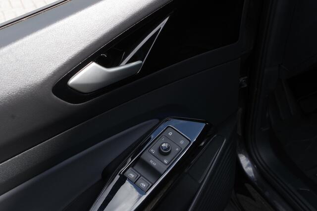 Volkswagen ID.4 Pure 52 kWh 149 PK, Adap. Cruise Control, Stuur- & Stoelverwarming, Carplay, LED, Parkeersensoren