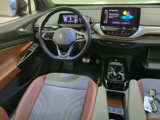 Volkswagen ID.4 First 77 kWh 204 PK | Navigatie | Parkeercamera | 20" LM velgen
