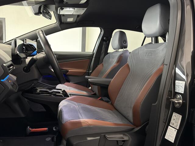 Volkswagen ID.4 First 77 kWh | First editie | Trekhaak | Carplay | Soh (batterijcheck) Waarde 90,5 %