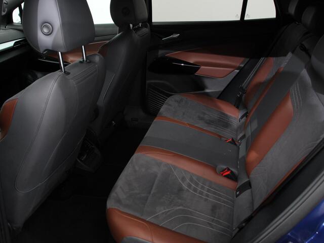 Volkswagen ID.4 Business 77 kWh Leder Navigatie 19" Lichtmetalen Velgen Apple Carplay/Android Auto Climate Control Warmtepomp Stoelverwarming Led Parkeer sensoren