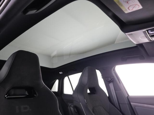 Volkswagen ID.4 Pro Limited Edition Plus 77 kWh accu 210 kW / 286 / Panoramadak / Trekhaak / Massage / IQ-light