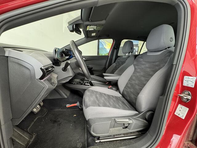 Volkswagen ID.4 Pro 77 kWh | SOH 95% | Apple CarPlay / Android Auto | 360° Camera | Trekhaak | Warmtepomp |