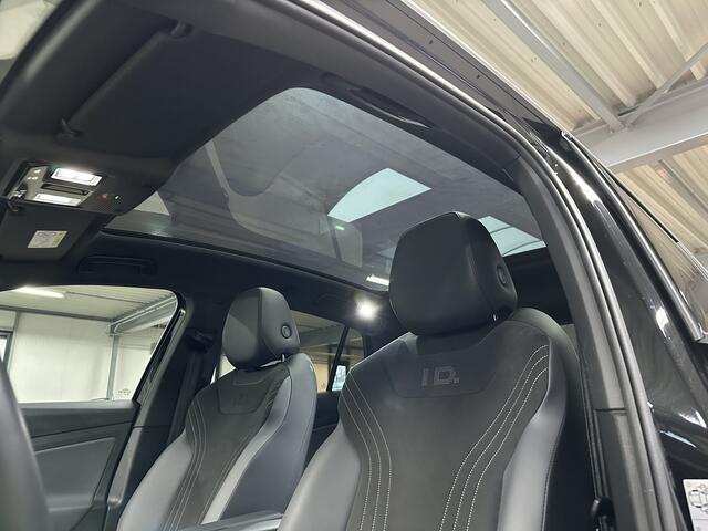 Volkswagen ID.5 Pro 77 kWh | Matrix | Pano | HUD | Warmtepomp | Trekhaak |