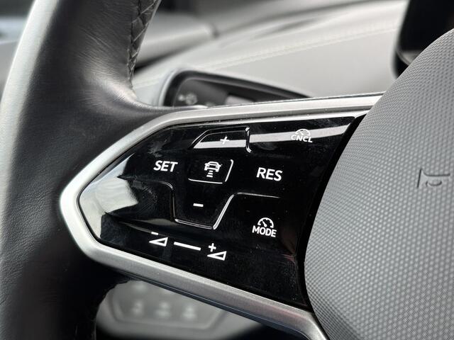 Volkswagen ID.5 Pro Business 77 kWh | Stoelverwarming | Camera | Elektrische achterklep | Adaptive cruise control