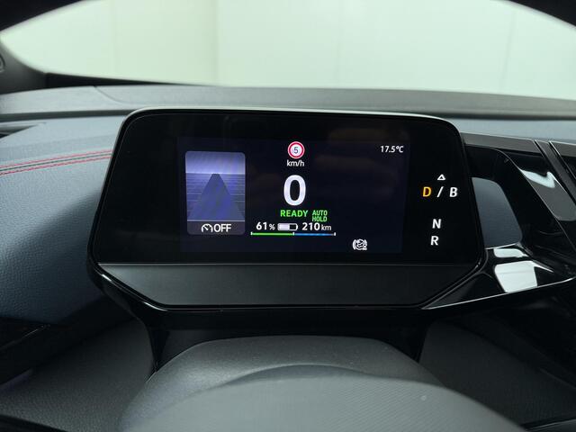 Volkswagen ID.5 GTX 77 kWh | 299 PK | SoH 89% | Trekhaak wegklapbaar | Panoramadak | Warmtepomp | Head-up display | 21" LM velgen | Sportonderstel|