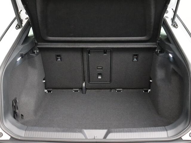Volkswagen ID.5 Pro 77 kWh | SoH 95%! | ACC | Camera | Navigatie | LED!