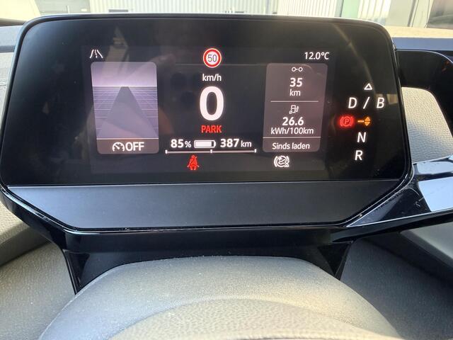 Volkswagen ID.5 Pro 77 kWh | All-in prijs incl. 12 mnd BOVAG | SOH 95% | Camera | Luxe bekleding