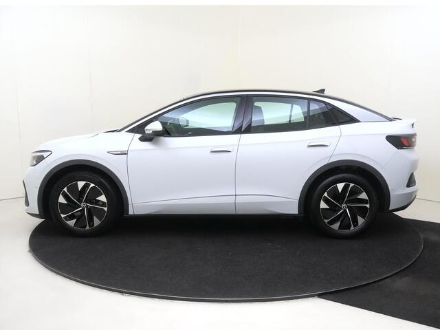 Volkswagen ID.5 Pro Advantage 77 kWh | SoH 91% | Achteruitrijcamera | Adaptieve cruise control | Parkeerassistent | 3-zone airco | Keyless | CarPlay | Navigatie | Stoel- en stuurwielverwarming |