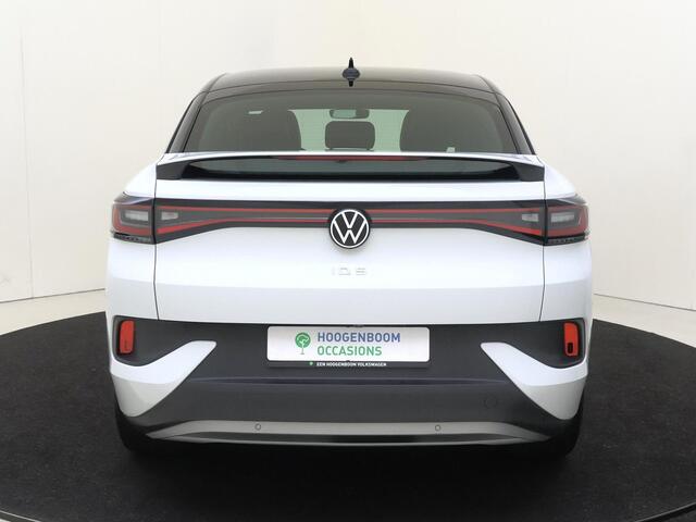 Volkswagen ID.5 Pro Advantage 77 kWh | SoH 91% | Achteruitrijcamera | Adaptieve cruise control | Parkeerassistent | 3-zone airco | Keyless | CarPlay | Navigatie | Stoel- en stuurwielverwarming |
