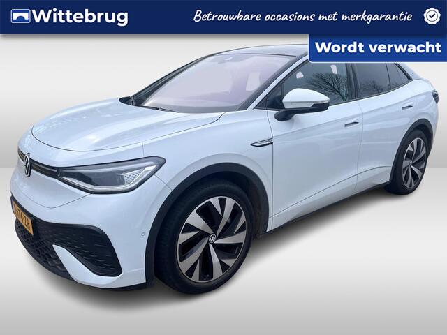 Volkswagen ID.5 Pro 77 kWh / Navigatie / App connect / Camera / Zwenkbare trekhaak / Stoelverwarming / Half leder-alcantara /