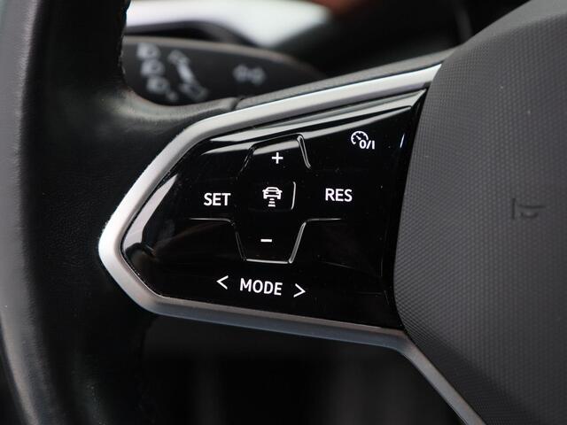 Volkswagen ID.5 Pro 77 kWh 204 Pk | Stoel/ Stuurverwarming | Adaptive Cruise | Navigatie | Parkeersensoren | Climatronic | CarPlay | 20 Inch | 73.333 Km !!