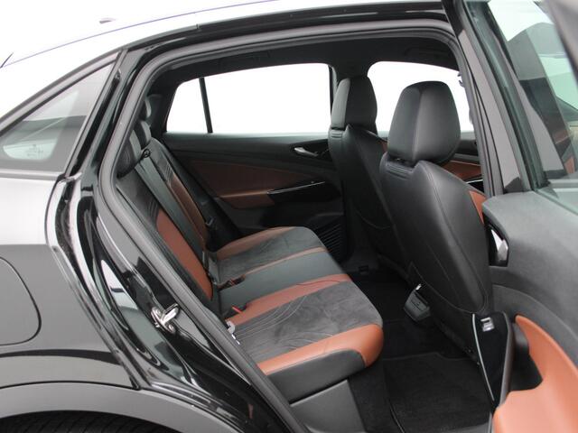 Volkswagen ID.5 Pro 77 kWh 204 Pk | Trekhaak | Stoelverwarming | Camera | CarPlay | Adaptive Cruise | 19 Inch | 97.465 Km !!