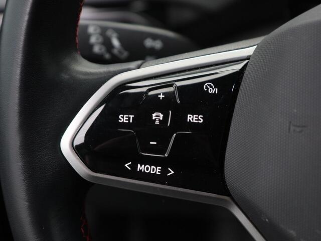 Volkswagen ID.5 GTX 77 kWh 299 Pk | Stoel/Stuur Verwarming | 360° Camera | Adaptive Cruise | CarPlay | Navigatie | 20 Inch | 67.619 Km !!