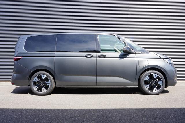 Volkswagen MULTIVAN 1.5 eHybrid L2 Bulli Edition 4-Motion, IQ Light koplampen, 7-persoons Vis-a-Vis, Navigatie, Trekhaak, 19" Lichtmetalen velgen