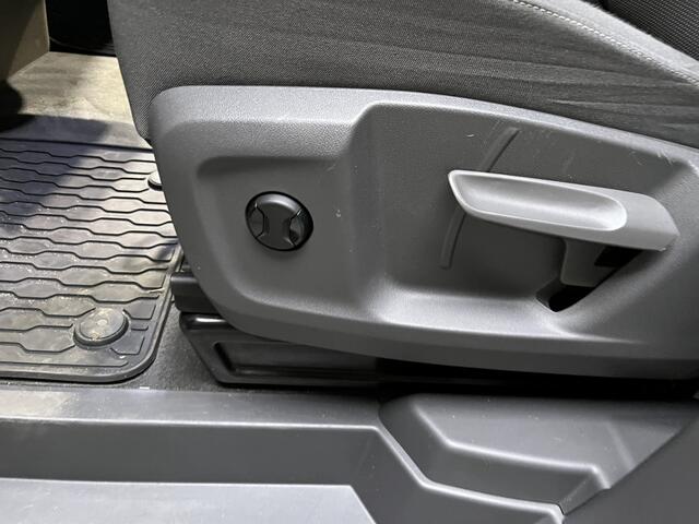 Volkswagen MULTIVAN 1.4 eHybrid L2H1 Life Business / AUTOMAAT / PANO/ FABRIEKSGARANTIE T/M 7-2027/ NAVI/ ADAPTIVE. CRUISCONTROL / ACHTER CAMERA / BLUETOOTH/ DAB / LED / AUTOMATISCHE AIRCO / KEYLESS / LED / APP CONNECT / 18" LMV