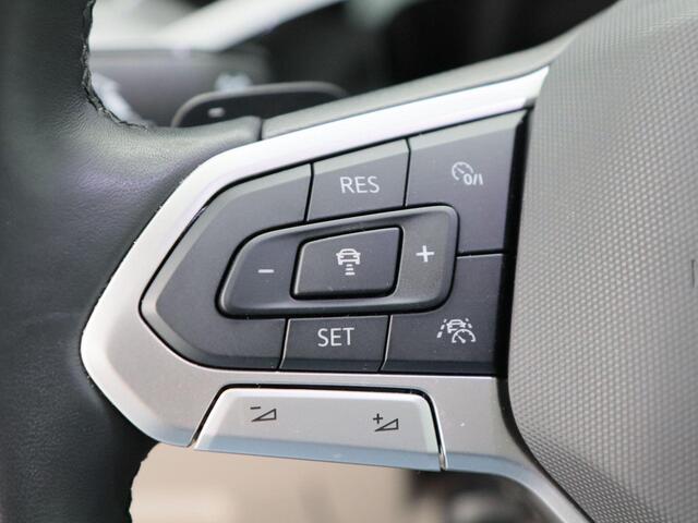 Volkswagen MULTIVAN 1.4 eHybrid 218 Pk Automaat L2 Life 7-Persoons | Adaptive Cruise | Stoelverwarming | Panoramadak | Trekhaak | Navigatie | Camera | 17 Inch | 24.613 Km!!