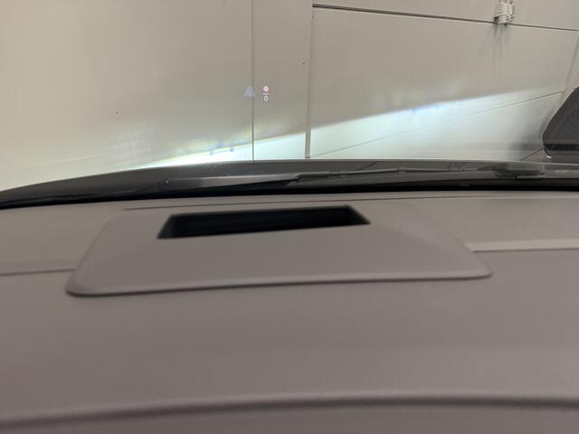 Volkswagen MULTIVAN 1.4 eHybrid L2 Energetic 6p. PANO/TREKHAAK/HEAD-UP/STANDKACHEL/LEER-MASSAGE-VENTILATIE/MEMORY/H&K/ACC/18"/ADAPTIVE-ONDERSTEL/SFEER/ELECTR.SCHUIFDEUREN/360CAMERA/TWO-TONE/VOLLEDIG VW DEALER HISTORIE