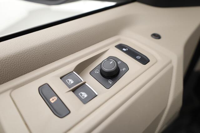 Volkswagen MULTIVAN 1.4 eHybrid L1H1 | Rijklaar! | 7 Pers. | IQ. Light | Dig. Cockpit | Camera+PDC | Adapt. Cruise | Apple CarPlay | All Seasons | DAB | 17'' V