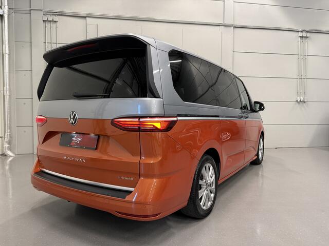 Volkswagen MULTIVAN 1.4 eHybrid L2 Energetic 7p. PANO/HEAD-UP/TREKHAAK/CAMERA/SFEER/CARPLAY/IQ-LIGHT/KEYLESS/ACC/ADAPTIVE-ONDERSTEL/18"/PRIVACY/TWO-TONE ORANGE-SILVER/VOLLEDIG VW DEALER HISTORIE