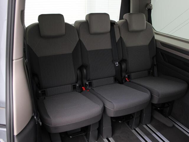 Volkswagen MULTIVAN 1.4 eHybrid L2H1 Style 7-Persoons | Panorama dak | Stoelverwarming | Adaptive Cruise | Trekhaak | Camera | CarPlay | Climatronic | 17 Inch | 21.560 Km !!