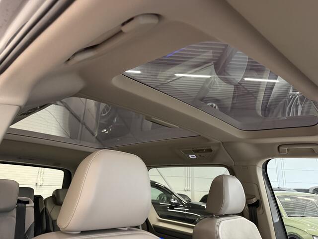 Volkswagen MULTIVAN 1.4 eHybrid L2 EDITION 7p. PANO/TREKHAAK/LEER/HEAD-UP/IQ-LIGHT/ACC/ADAPTIVE-ONDERSTEL/SFEER/CAMERA/CARPLAY/ELECTR.SCHUIFDEUREN/18"BLACK/TWO-TONE PURE GREY MET DEEP BLACK/VOLLEDIGE VW DEALER HISTORIE, NET OH BEURT GEHAD