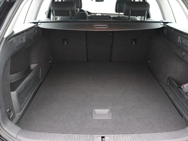 Volkswagen PASSAT Variant 1.4 TSI PHEV GTE Business 218PK DSG Achteruitrijcamera, Adaptieve Cruise Controle, Elektrische Achterklep, Stoelverwarming, Navi, 17" LM Velgen