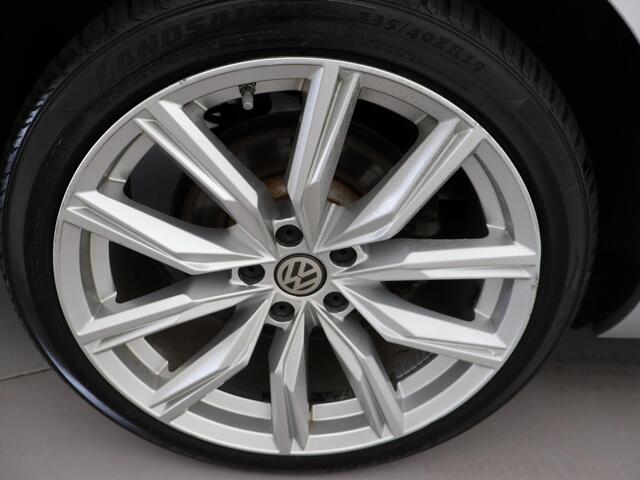 Volkswagen PASSAT Variant 1.5 TSI 150 PK DSG AUT. + WEGKL. TREKHAAK | 19 INCH LMV | ADAPTIVE CRUISE | APPLE CARPLAY | LED