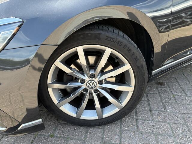 Volkswagen PASSAT Variant 1.5 TSI Elegance Business R FACELIFT / R-LINE / AUTOMAAT / GR NAVI / TREKHAAK / STOELVERW / CAMERA / FULL LED / NL-AUTO