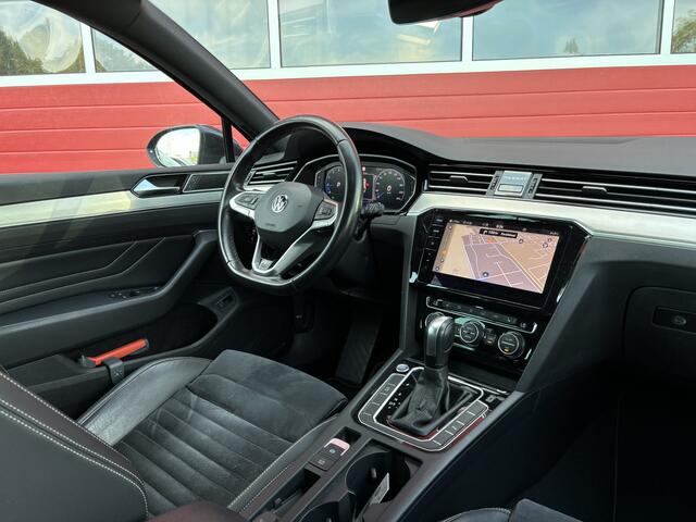 Volkswagen PASSAT Variant 1.5 TSI Elegance Business R FACELIFT / R-LINE / AUTOMAAT / GR NAVI / TREKHAAK / STOELVERW / CAMERA / FULL LED / NL-AUTO