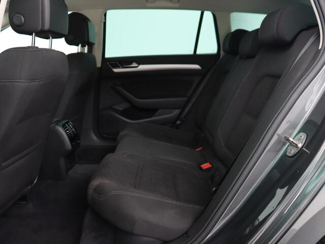 Volkswagen PASSAT 1.6 TDI Business Edition | Trekhaak | Full LED | Navigatie | Keyless | Parkeerhulp | Climate control | Cruise control | Bluetooth