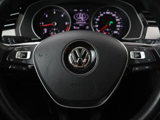 Volkswagen PASSAT 1.6 TDI Business Edition | Trekhaak | Full LED | Navigatie | Keyless | Parkeerhulp | Climate control | Cruise control | Bluetooth