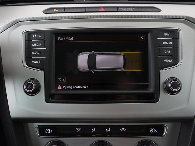 Volkswagen PASSAT 1.6 TDI Business Edition | Trekhaak | Full LED | Navigatie | Keyless | Parkeerhulp | Climate control | Cruise control | Bluetooth