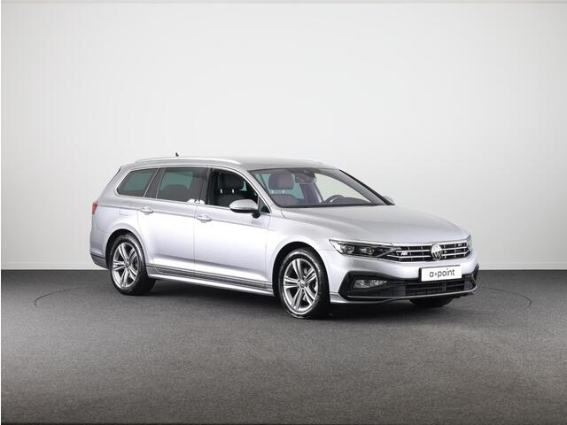 Volkswagen PASSAT Variant 1.5 TSI R-Line Business 150 pk Automaat (DSG) | Verlengde garantie | Navigatie | Parkeersensoren | Achteruitrijcamera | Stoelverwarming | Matrix LED koplampen |