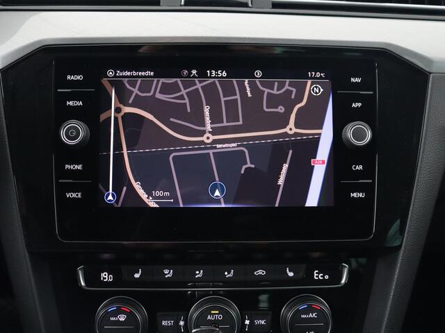 Volkswagen PASSAT 1.4 TSI PHEV GTE | Stoelverwarming | Trekhaak | Leder/Alcantara | Massage | Matrix LED | Camera | Carplay | Navigatie | Plug In