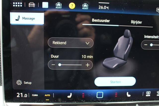 Volkswagen PASSAT Variant 1.5 eHybrid Business Plugin Navigatie | Trekhaak | PDC+ Camera | El. achterklep | Side Assist