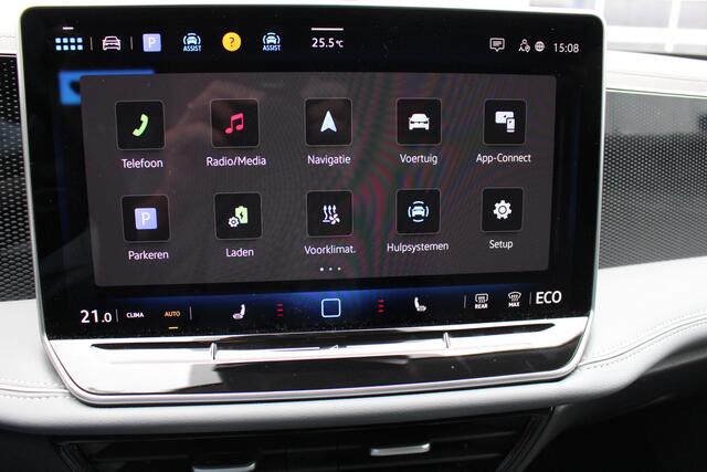 Volkswagen PASSAT Variant 1.5 eHybrid Business Plugin Navigatie | Trekhaak | PDC+ Camera | El. achterklep | Side Assist