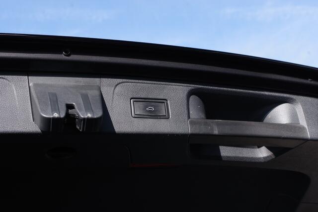 Volkswagen PASSAT Variant 1.4 TSI PHEV GTE BNS 218 PK, Panoramdak, Trekhaak, Matrix-LED, 360 Camera, Leder