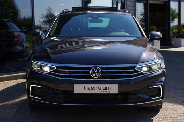 Volkswagen PASSAT Variant 1.4 TSI PHEV GTE BNS 218 PK, Panoramdak, Trekhaak, Matrix-LED, 360 Camera, Leder