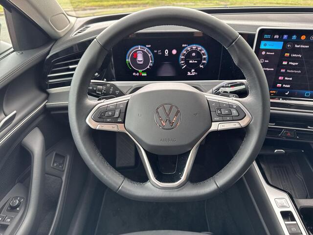 Volkswagen PASSAT Variant 1.5 eHybrid Elegance Business | PHEV | Trekhaak | IQ.Light | ERGO | ACC |
