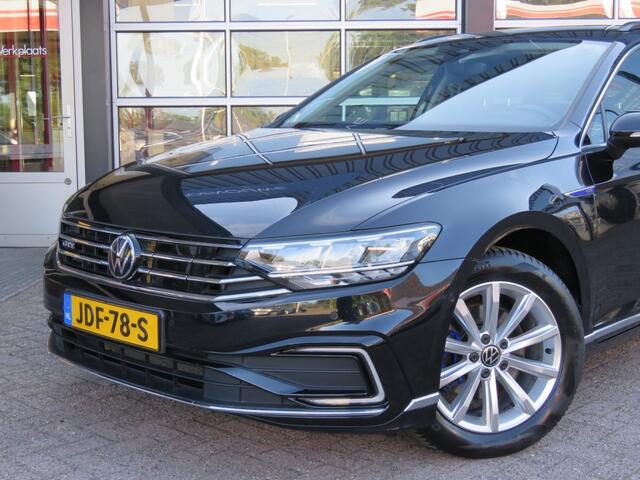 Volkswagen PASSAT 1.4 TSI PHEV GTE / Head up / Trekhaak wegklap. / Electrische achterklep / Camera / BOVAG garantie