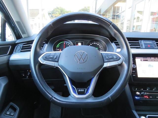 Volkswagen PASSAT 1.4 TSI PHEV GTE / Head up / Trekhaak wegklap. / Electrische achterklep / Camera / BOVAG garantie