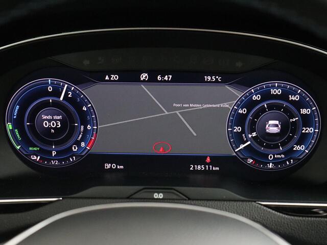 Volkswagen PASSAT Variant 1.4 TSI GTE Connected Series Plus | ACC | Trekhaak | Pano!