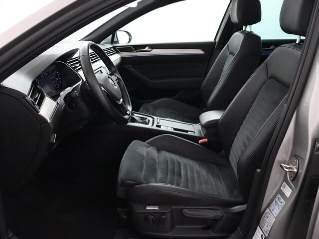Volkswagen PASSAT Variant 1.4 TSI GTE Connected Series Plus | ACC | Trekhaak | Pano!